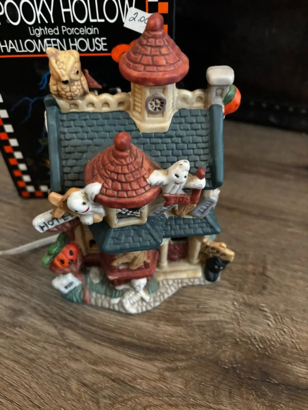 Lot 2 Spooky Hollow Halloween village light up house